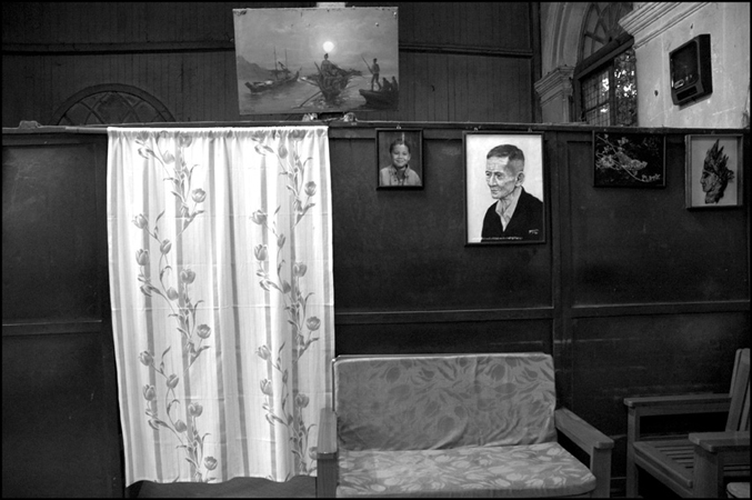 Appartement de Ludu Sein Win à Rangoon, Birmanie, 2005 © Manon Ott